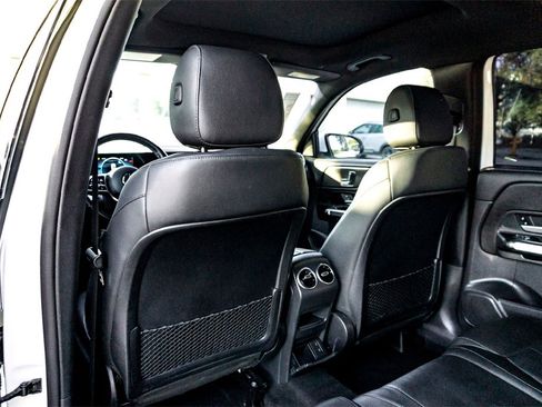 Used 2023 Mercedes-Benz GLB 250 image 28