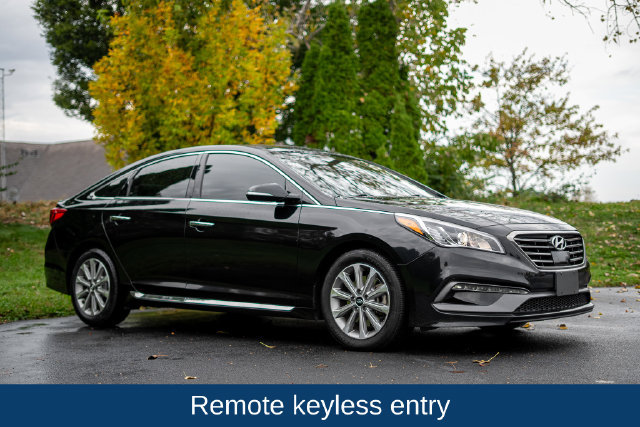 Used 2016 Hyundai Sonata Limited w/ Option Group 05 FWD image 3