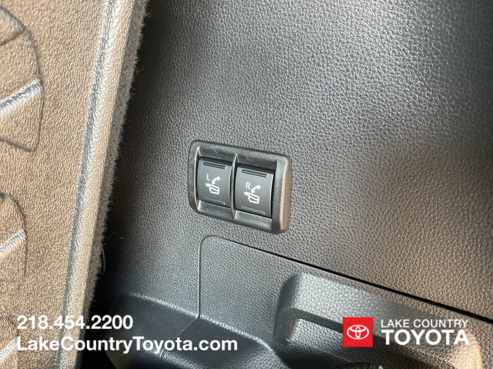 Used 2025 Toyota Sequoia Platinum AWD/4WD image 13