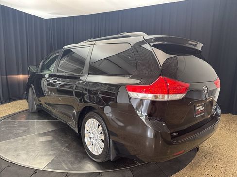 Used 2013 Toyota Sienna XLE AWD/4WD image 4