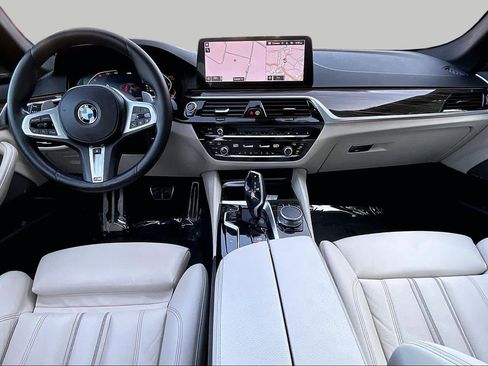 Used 2021 BMW 530i xDrive w/ M Sport Package AWD/4WD image 15