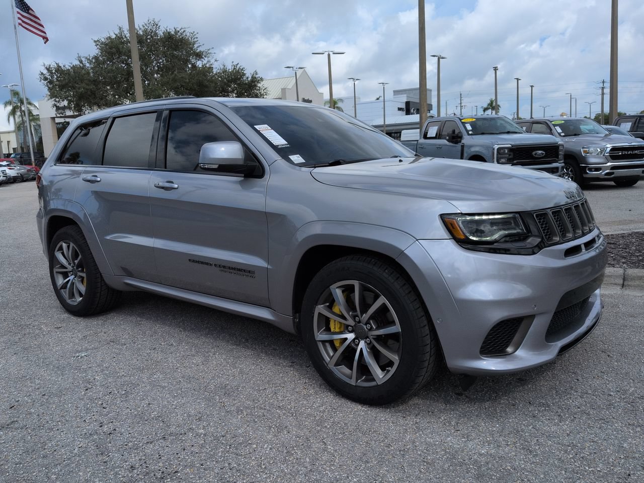 Used 2018 Jeep Grand Cherokee Trackhawk AWD/4WD image 2