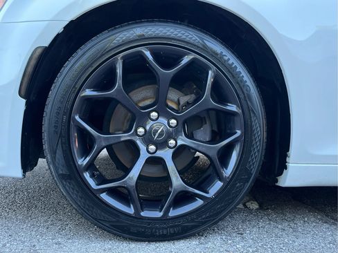 Used 2020 Chrysler 300 S RWD image 29