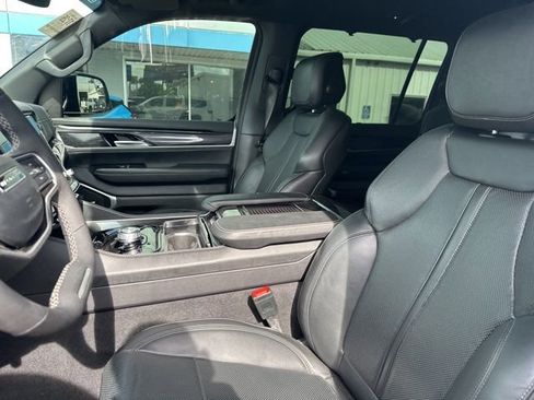 Used 2024 Jeep Wagoneer 2WD w/ Convenience Group I image 9
