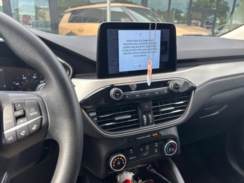 Used 2021 Ford Escape SE FWD image 18