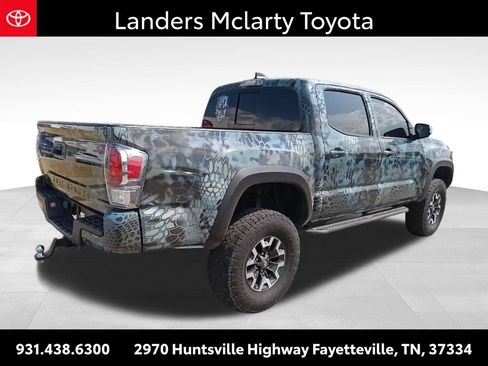 Used 2022 Toyota Tacoma TRD Off-Road AWD/4WD image 3