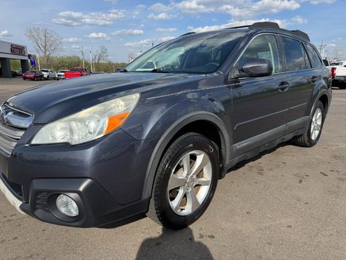Used 2014 Subaru Outback 2.5i Limited w/ Moonroof Package AWD/4WD image 9