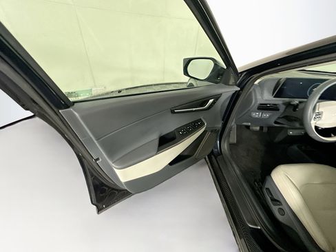 Used 2024 Kia EV6 Wind RWD image 13