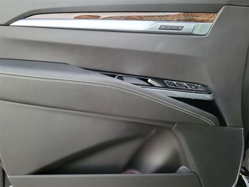 Used 2025 Cadillac Escalade Sport Platinum w/ LPO, ONYX Package image 15