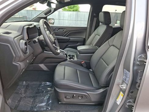 Used 2025 Chevrolet Colorado Trail Boss AWD/4WD image 13