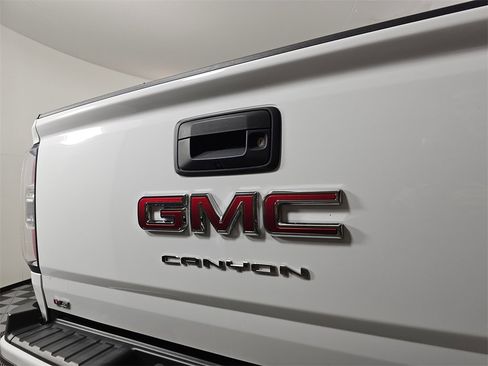 Used 2022 GMC Canyon Elevation image 15