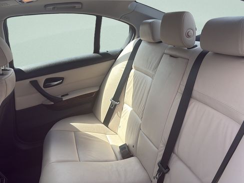 Used 2011 BMW 328i xDrive Sedan AWD/4WD image 18