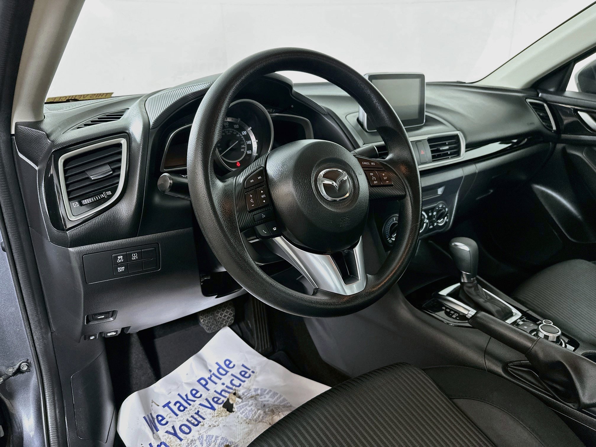 Used 2016 MAZDA MAZDA3 i Sport w/ Preferred Equipment Package FWD image 9