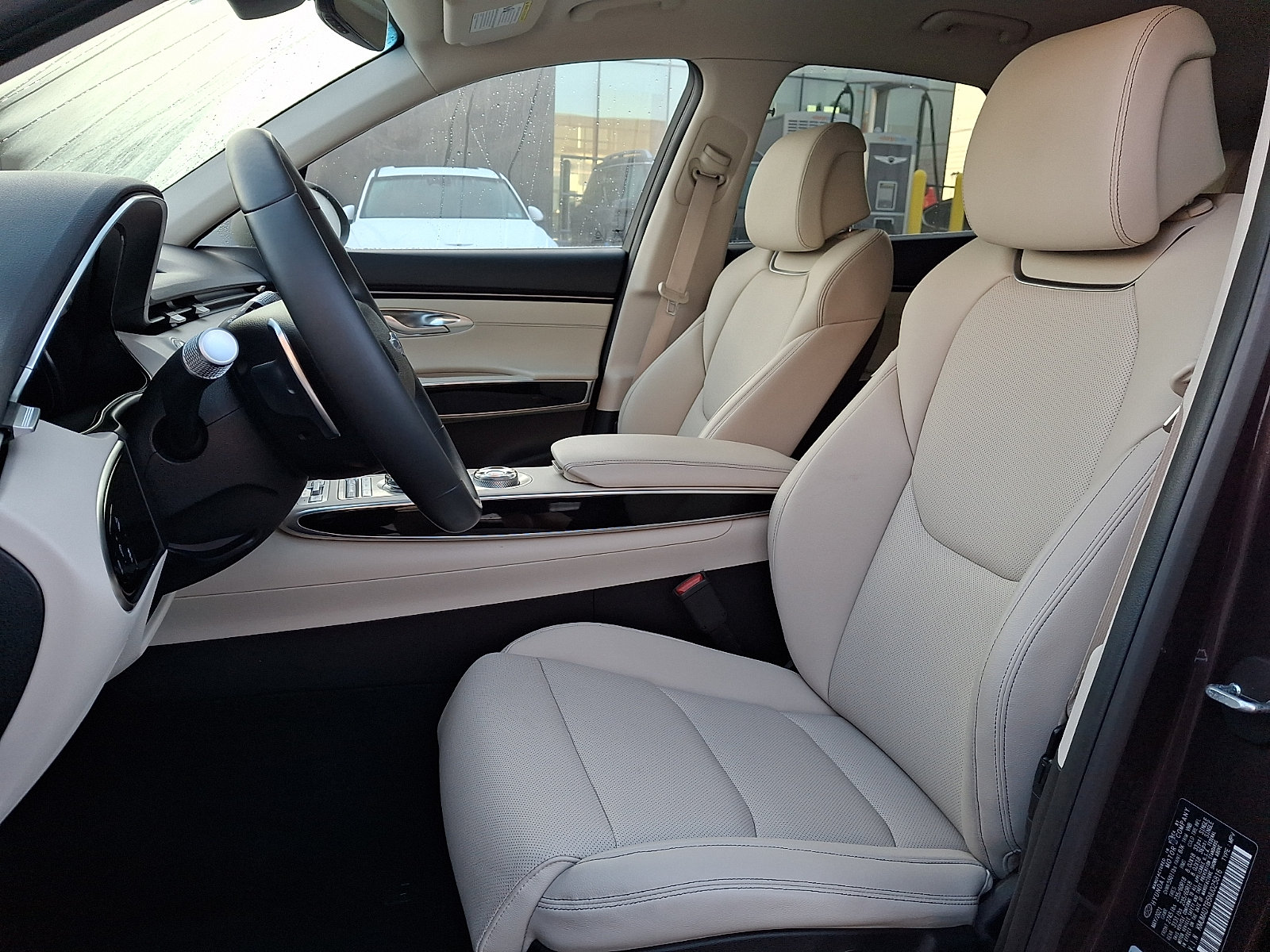 Certified 2022 Genesis GV70 2.5T AWD/4WD image 13