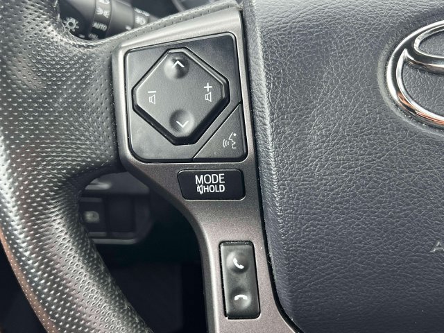 Used 2018 Toyota Tacoma TRD Sport AWD/4WD image 23