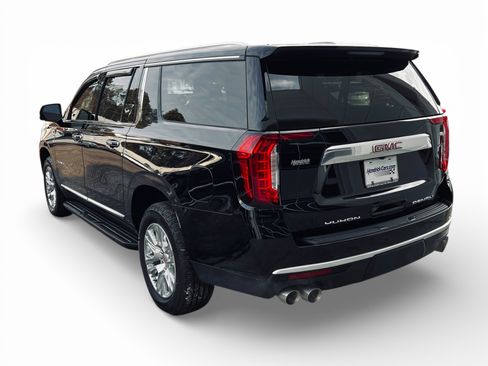 Used 2024 GMC Yukon XL Denali AWD/4WD image 8