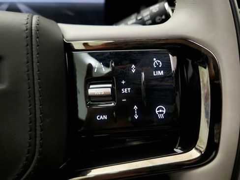 Used 2025 Land Rover Range Rover Velar Dynamic SE AWD/4WD image 62