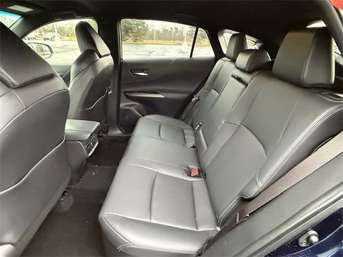 Used 2022 Toyota Venza XLE image 14