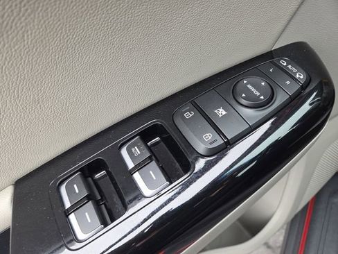 Used 2021 Kia Sportage EX w/ EX Technology Package image 11