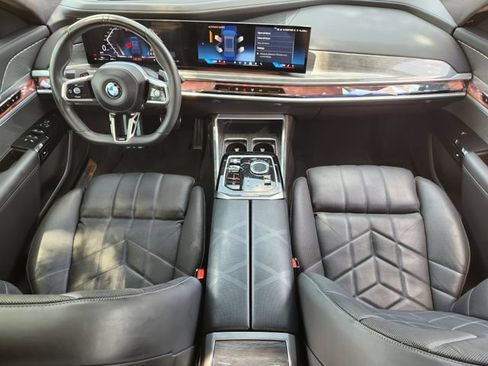Used 2023 BMW 760i xDrive w/ Executive Package AWD/4WD image 25