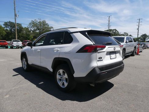 Used 2021 Toyota RAV4 XLE AWD/4WD image 8