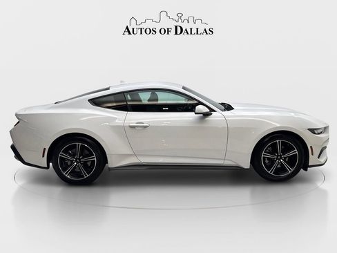 Used 2025 Ford Mustang Coupe RWD image 5