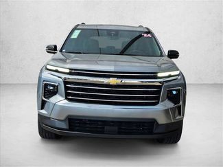 Used 2024 Chevrolet Traverse LT FWD video 2