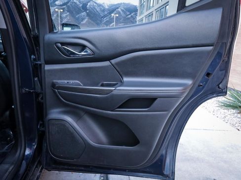 Used 2017 GMC Acadia SLT image 28