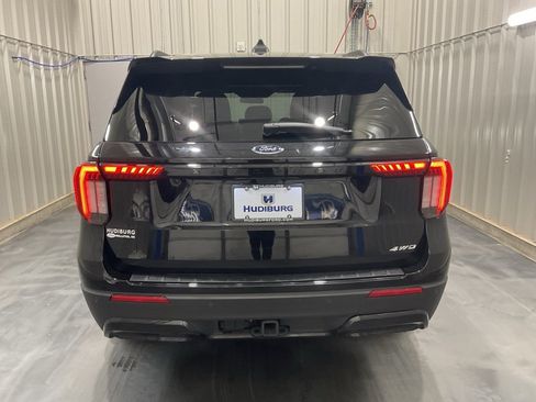 Used 2025 Ford Explorer ST-Line w/ ST-Line Street Pack image 23