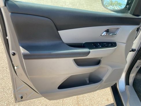 Used 2015 Honda Odyssey EX-L image 17