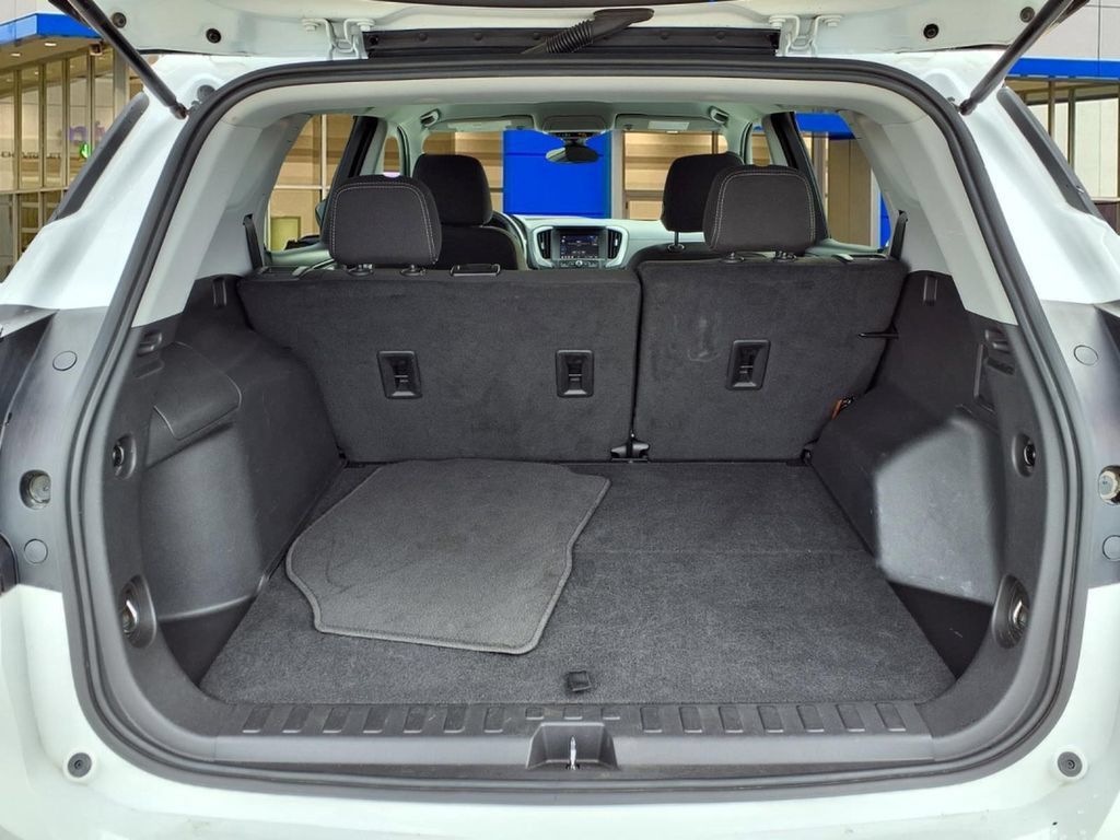 Used 2024 GMC Terrain SLE FWD image 24