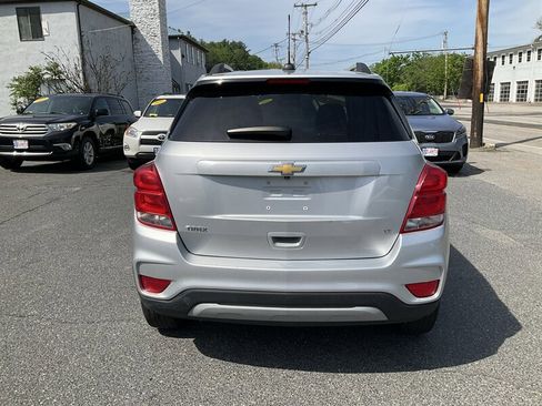 Used 2019 Chevrolet Trax LT w/ LT Convenience Package FWD image 6