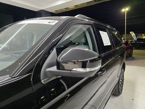 Used 2025 Ford Expedition Max Platinum AWD/4WD image 11