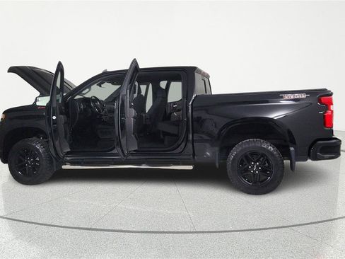 Used 2021 Chevrolet Silverado 1500 LT Trail Boss w/ Convenience Package II image 7