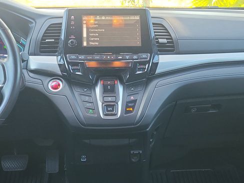 Used 2023 Honda Odyssey Sport image 14