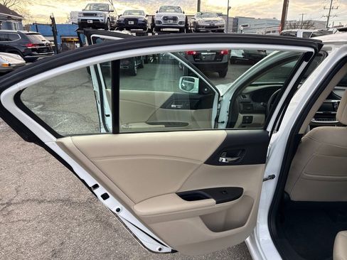 Used 2015 Honda Accord EX-L image 12