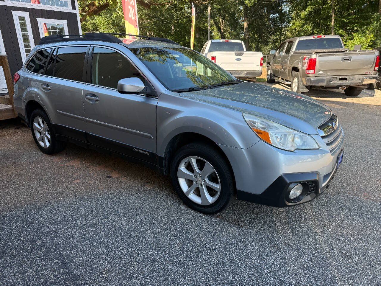 Used 2013 Subaru Outback 2.5i Premium w/ All-Weather Pkg AWD/4WD image 3