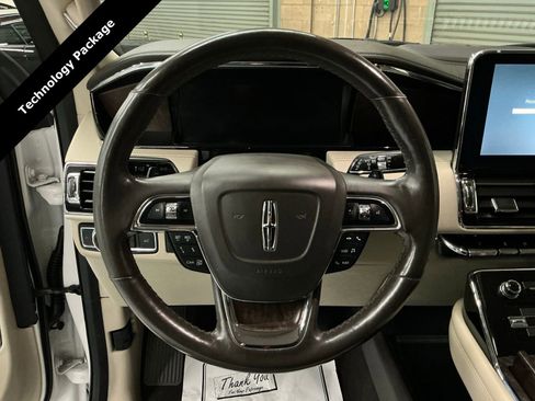 Used 2018 Lincoln Navigator Select w/ Technology Package image 26