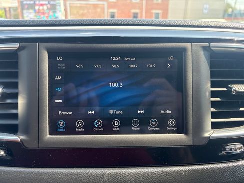 Used 2020 Chrysler Pacifica Touring w/ S Appearance Package FWD image 23