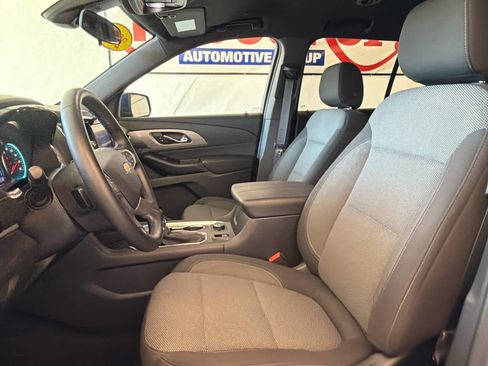 Used 2023 Chevrolet Traverse LT FWD image 16