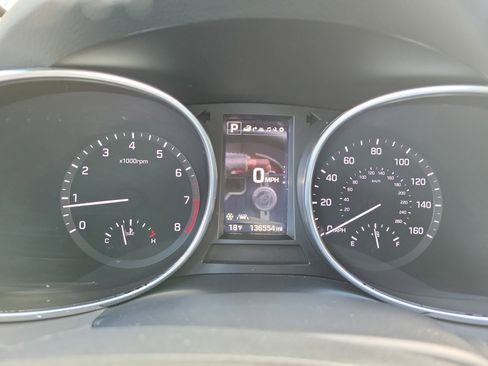 Used 2017 Hyundai Santa Fe Limited image 24