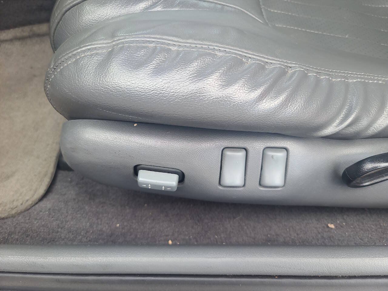 Used 1999 Pontiac Firebird Formula w/ Security Pkg RWD image 16
