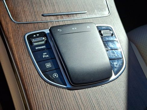 Used 2021 Mercedes-Benz GLC 300 4MATIC image 25