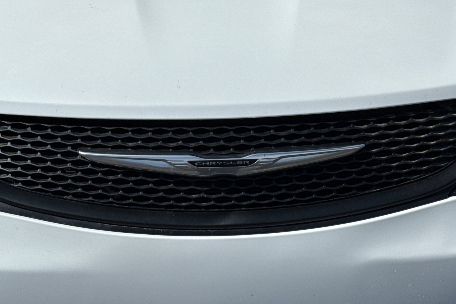 Used 2022 Chrysler Voyager LX FWD image 8