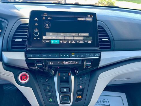 Used 2025 Honda Odyssey EX-L image 16