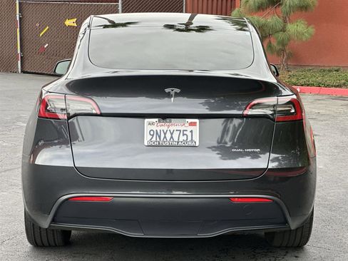 Used 2024 Tesla Model Y Long Range image 5