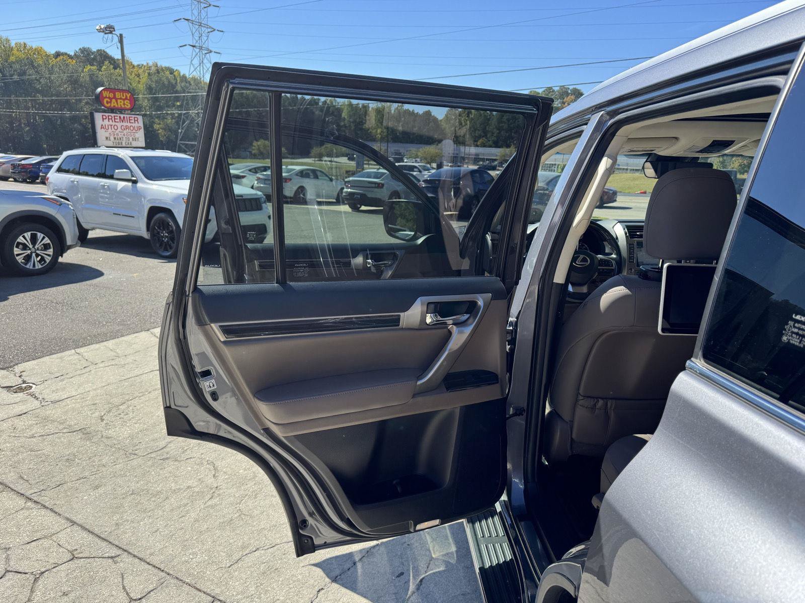 Used 2020 Lexus GX 460 Premium w/ Premium Package AWD/4WD image 10