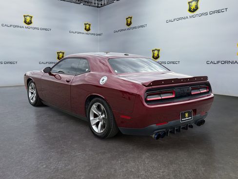 Used 2020 Dodge Challenger SXT RWD image 3