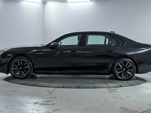 Used 2025 BMW i7 xDrive60 AWD/4WD image 5