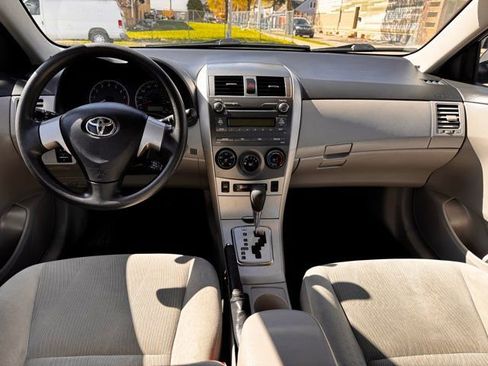 Used 2011 Toyota Corolla LE FWD image 18